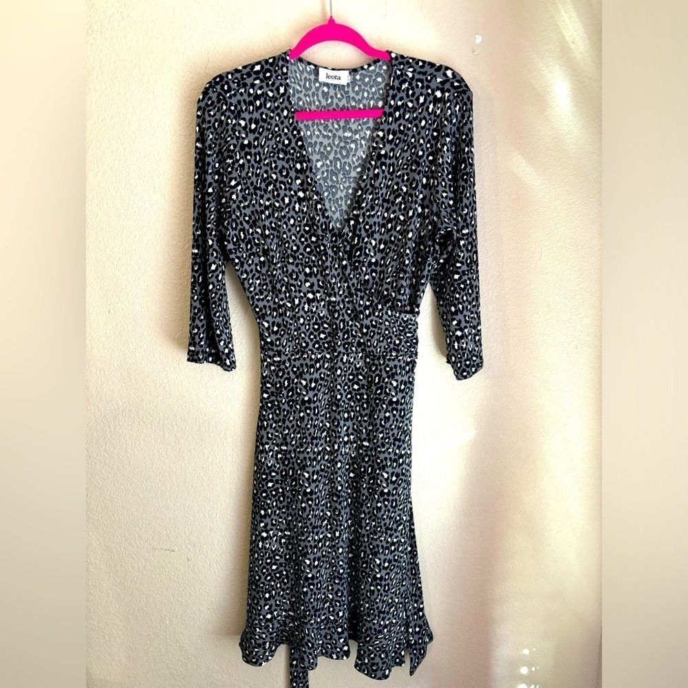 Leota Gray Leopard Animal Print Stretch Faux Wrap Belted Midi Dress L